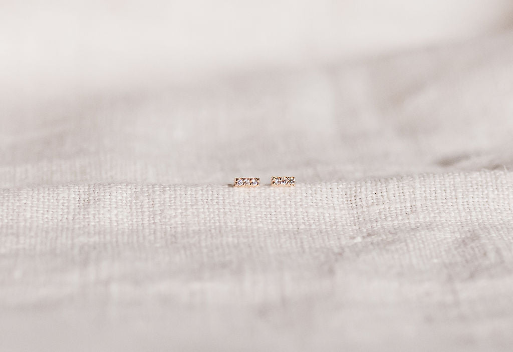 SASSY SHORT EAR BAR