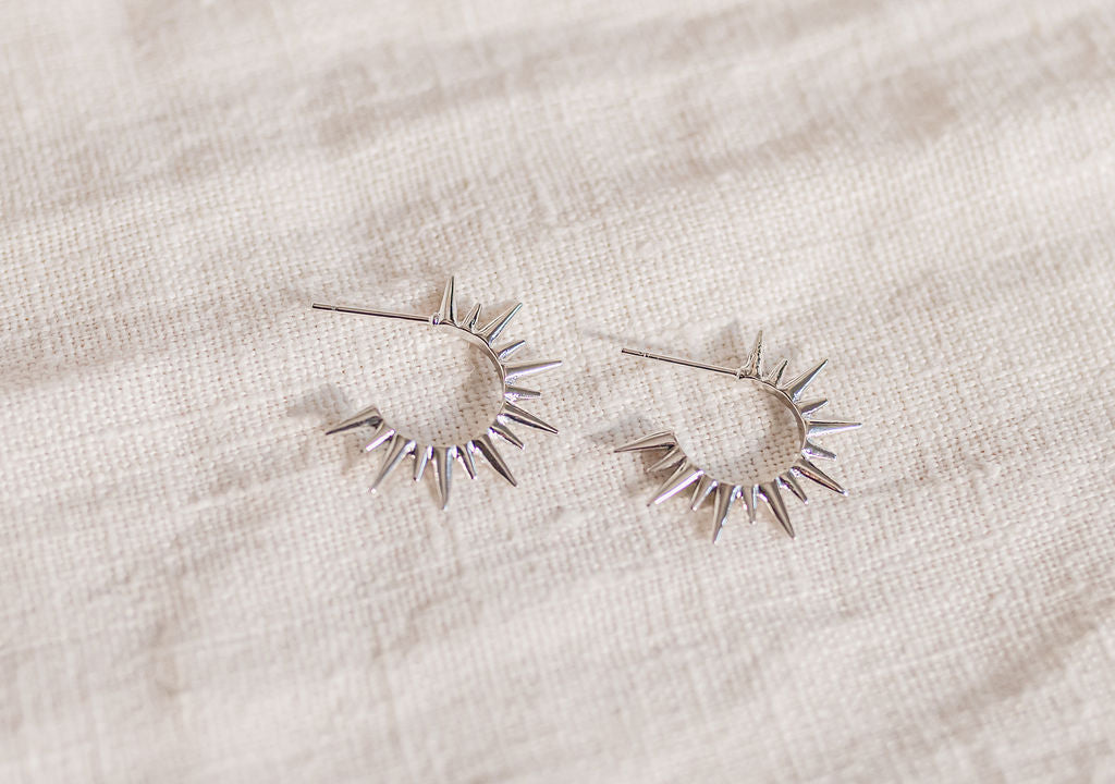 SPIKY SASS