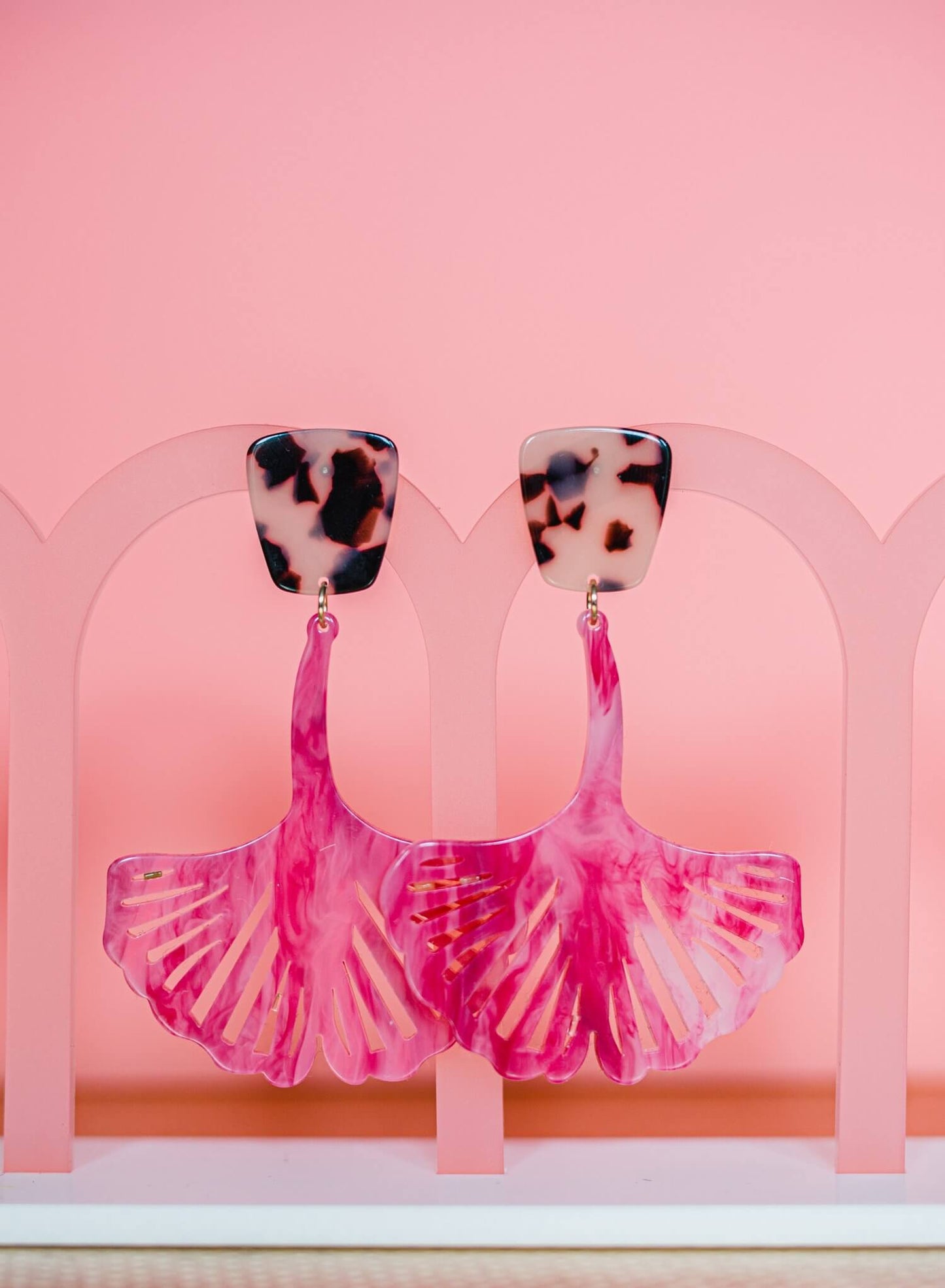 the_juliet_pink_earrings_earsass