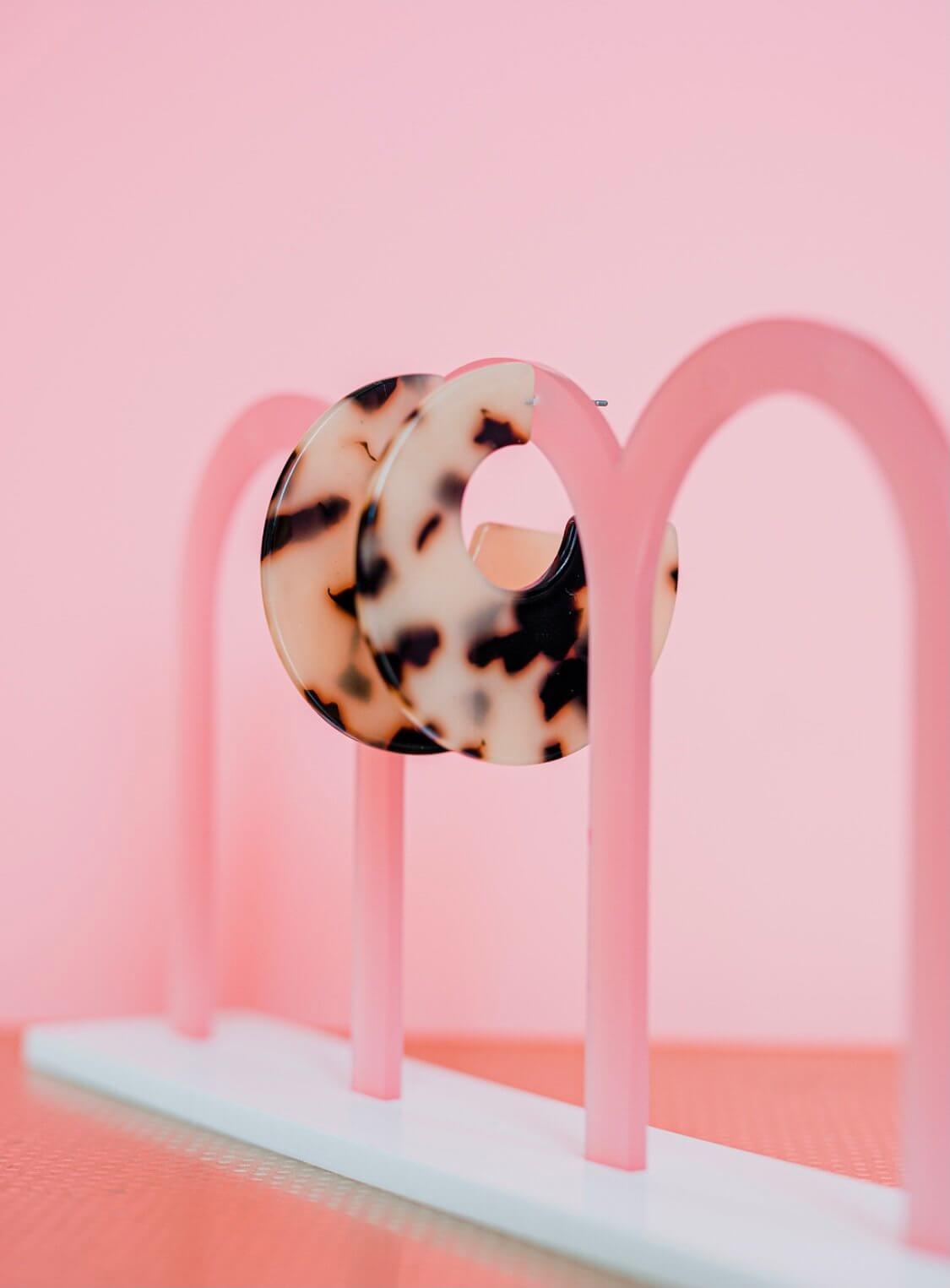 the_matilda_tortoiseshell_earrings_earsass