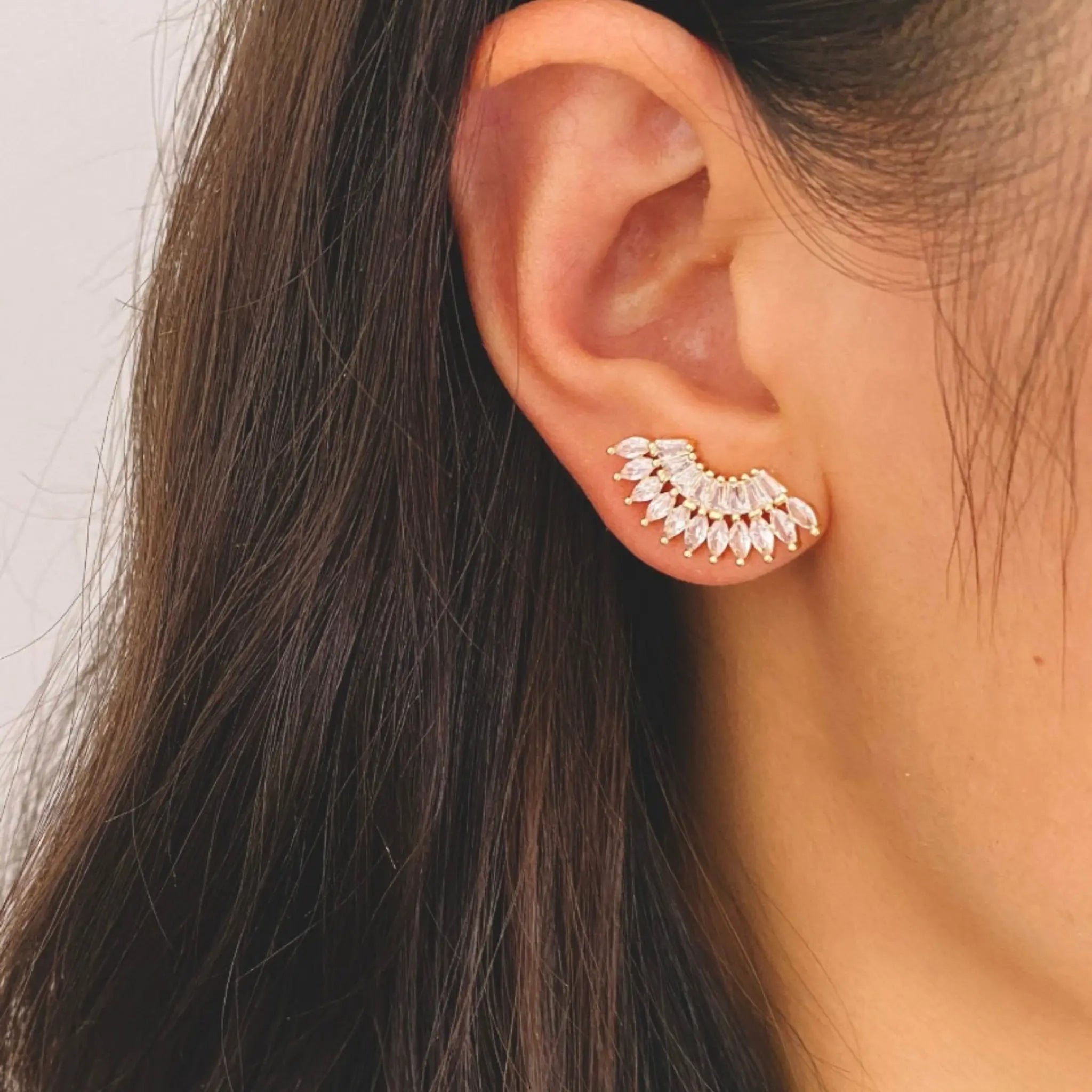 curved crystal earring stud 