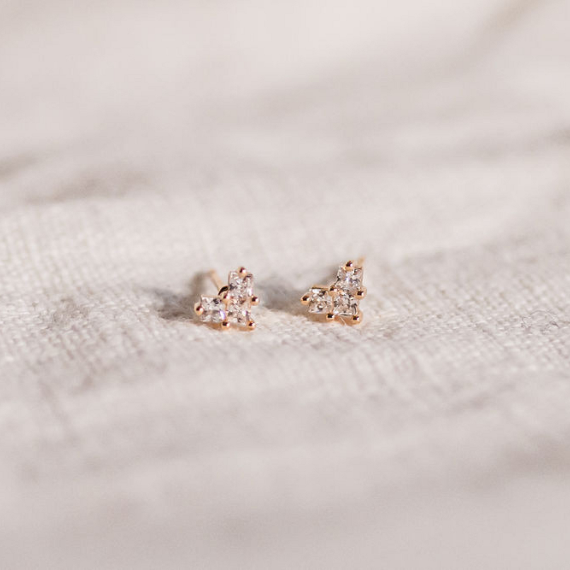 Heart shaped cz stud