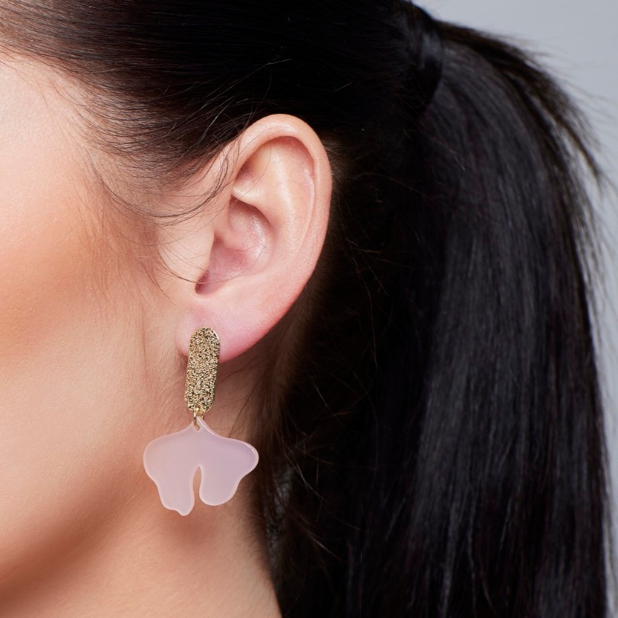 THE BELLA - Pink Ginkgo Leaf on Gold Textured Bar Drop Earring