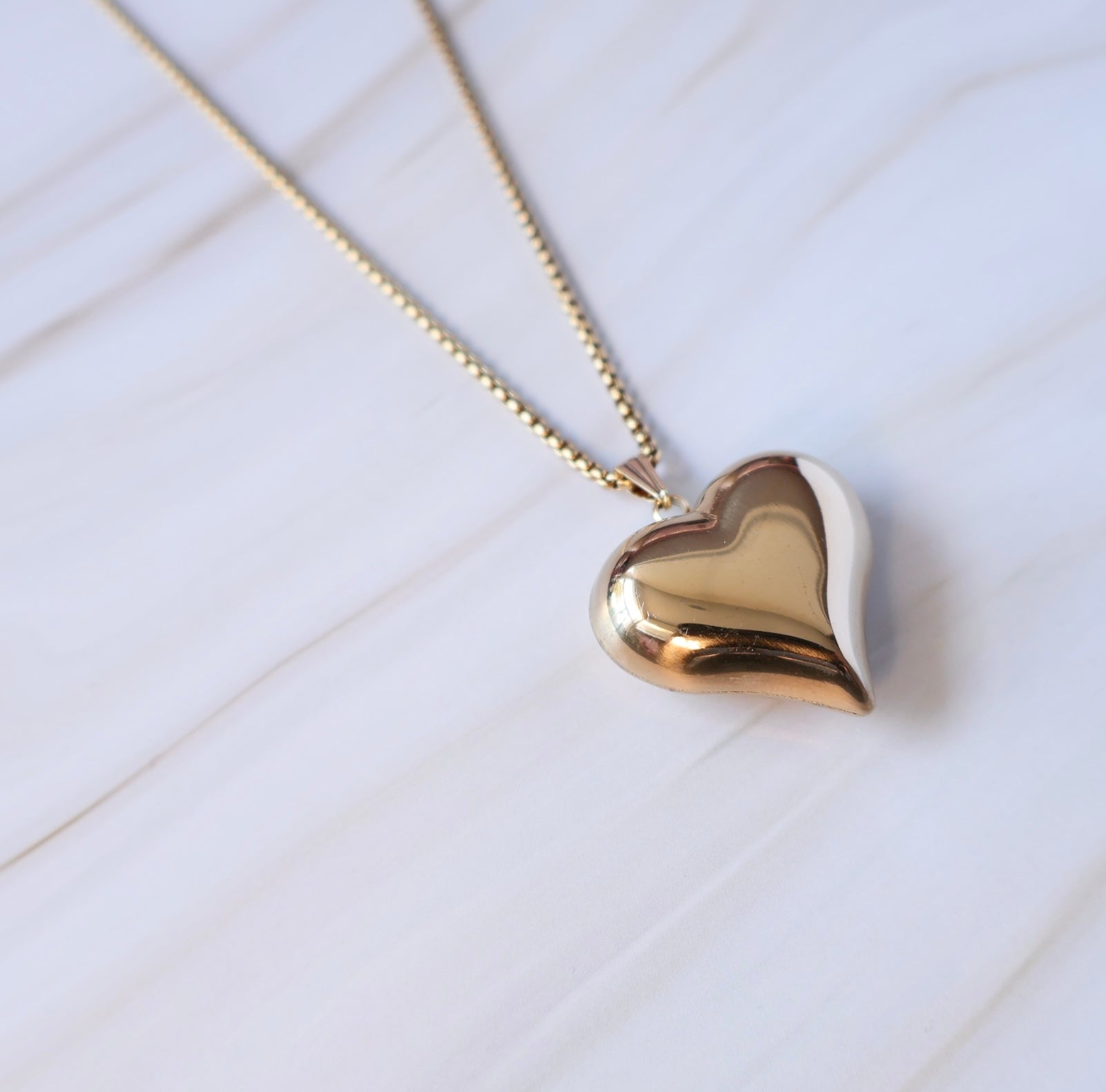 gold chunky heart pendant necklace 