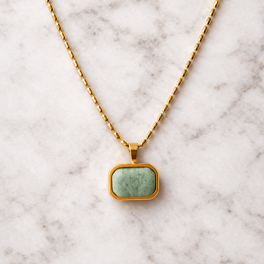 green stone pendant necklace 