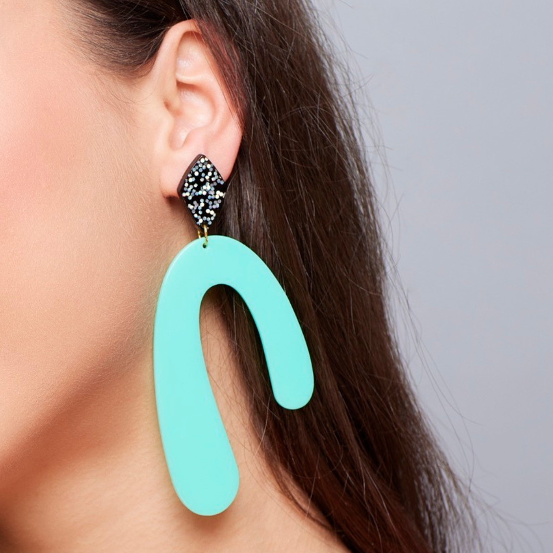 Rhombus Shaped earring with large arch drop