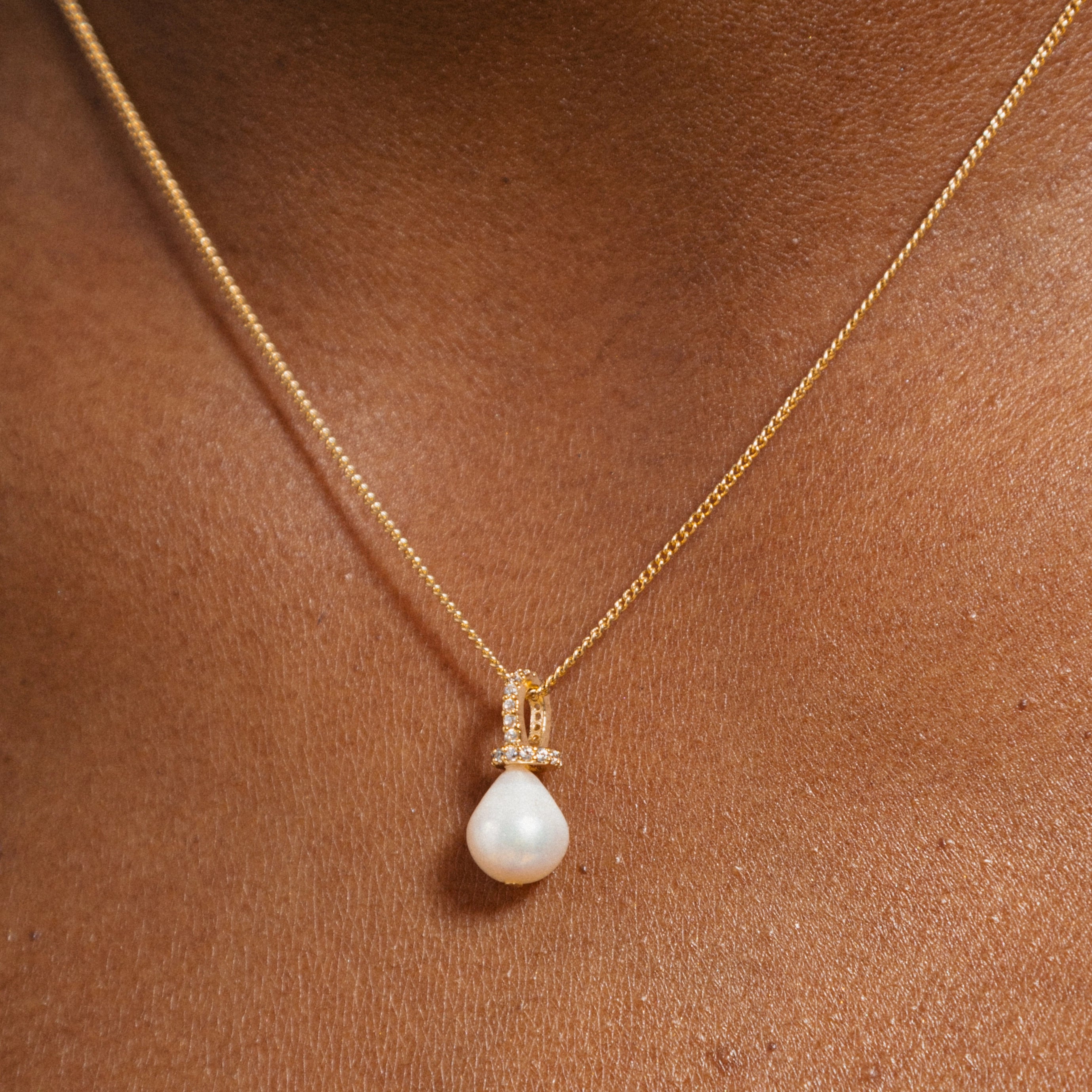 mother of pearl pendant necklace 