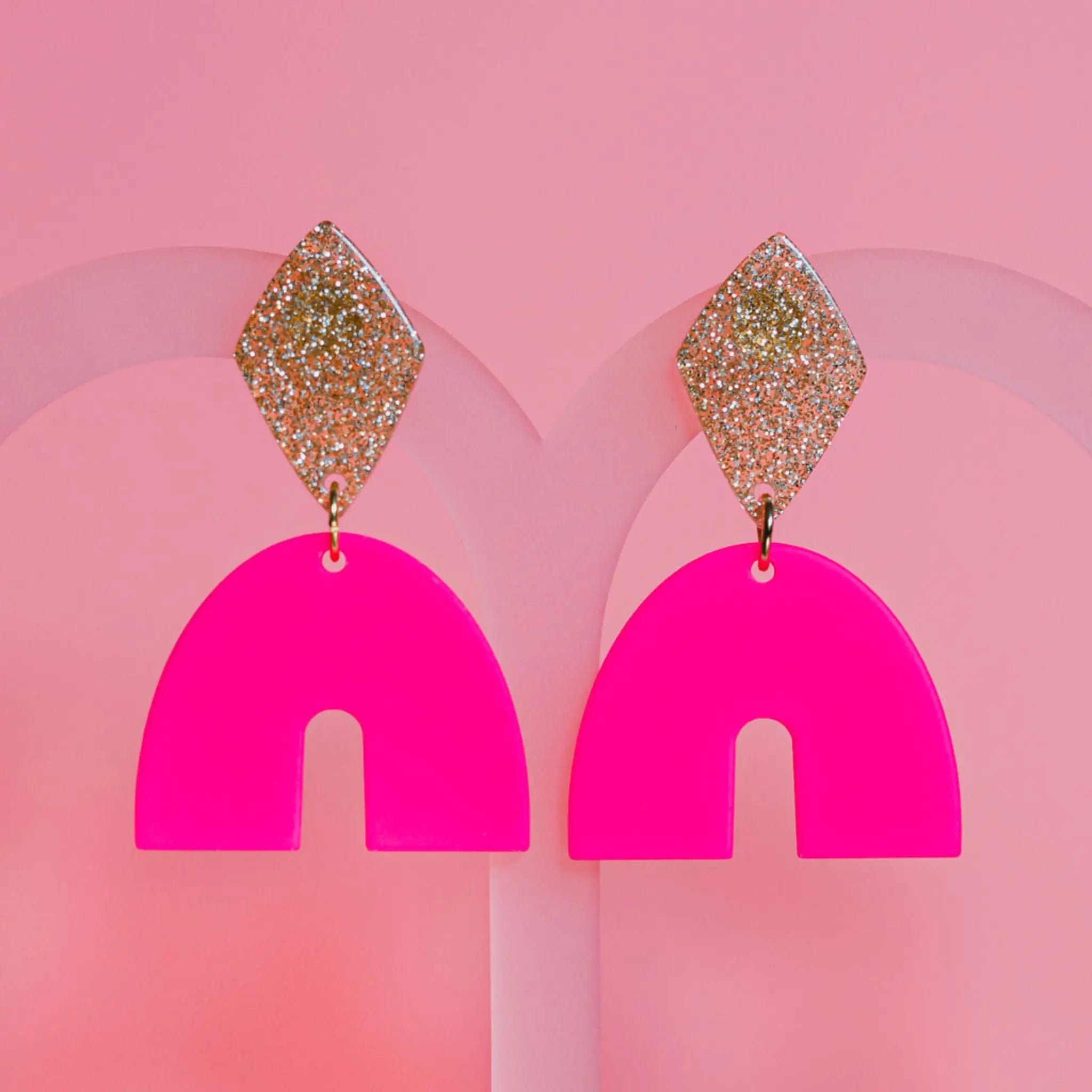 GOLD RHOMBUS WITH SMALL PINK ARCH DROP EARRING