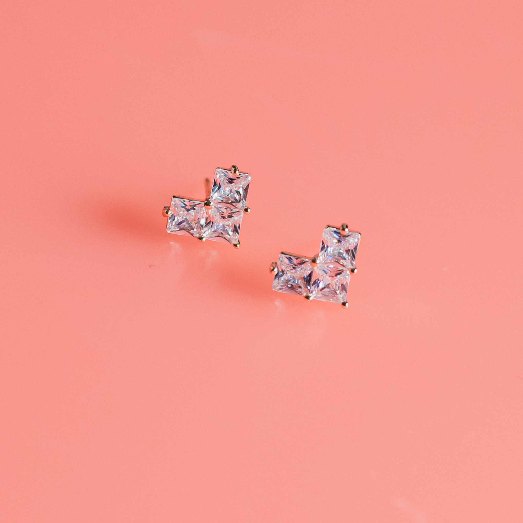 THE BILLIE - Cubic Zirconia Paved Heart Stud