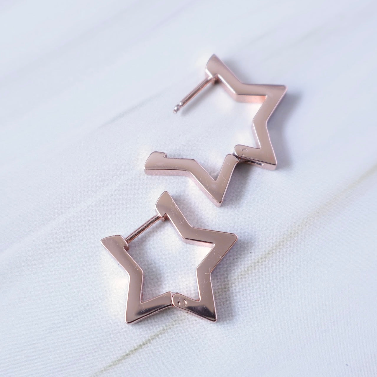 rose gold star hoop earrings 
