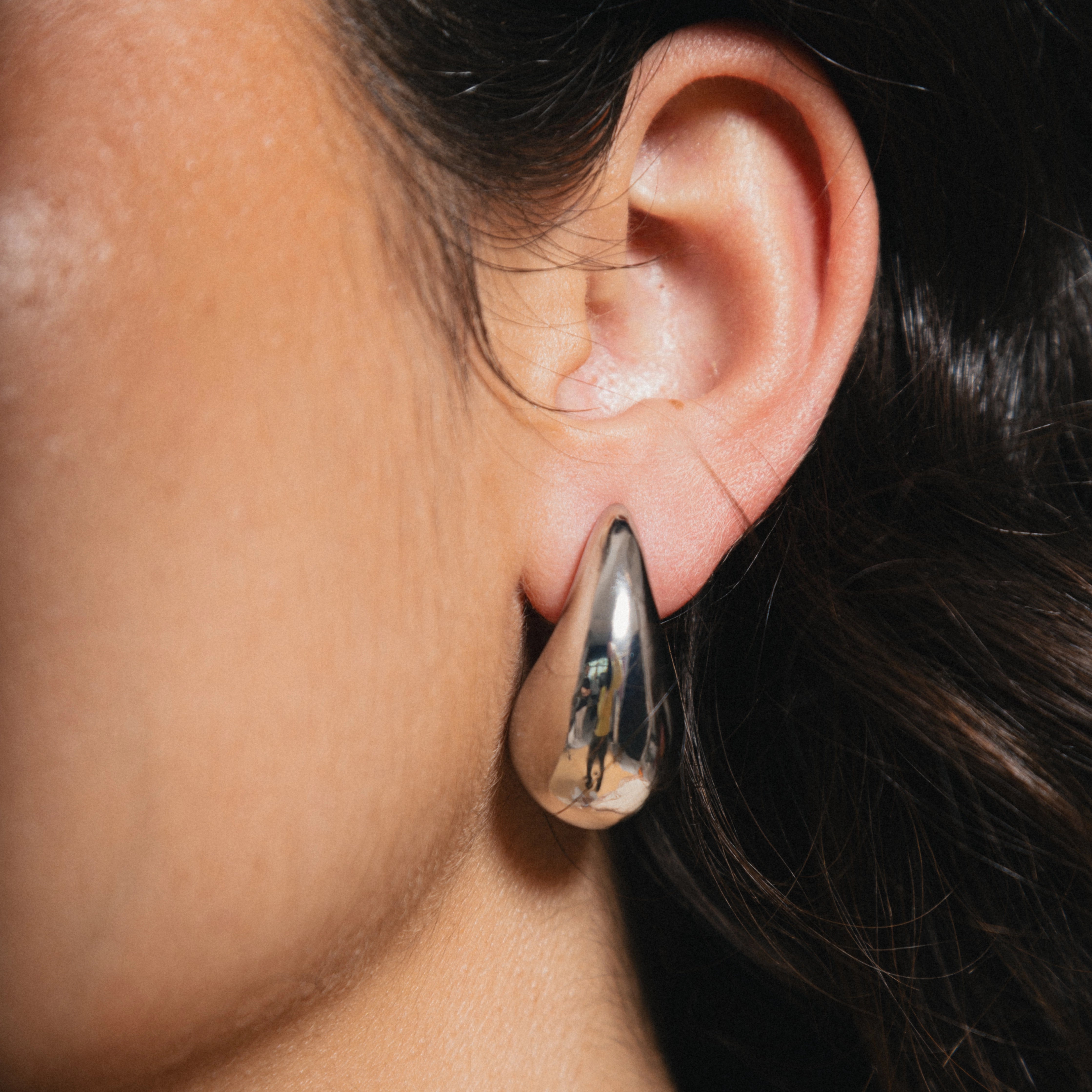 THE LUXE DROP - Gold Teardrop Earrings